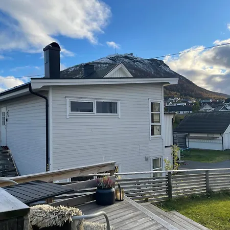 Tromsdalen 1 - Free Parking, Views & Near Attractions Apartament Tromsø