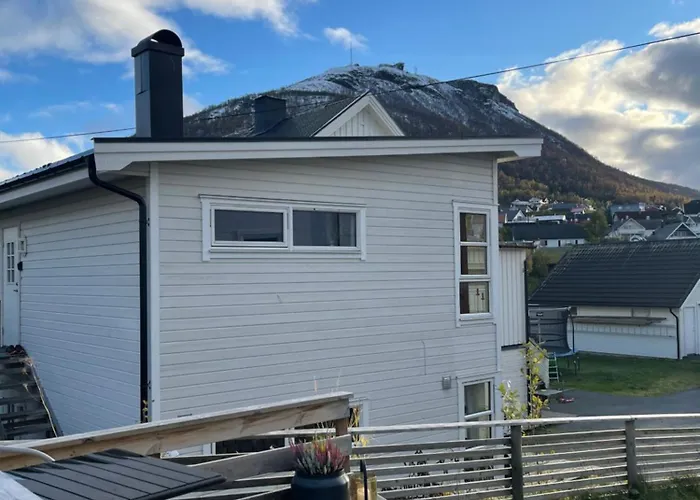 Tromsdalen 1 - Free Parking, Views & Near Attractions Apartament Tromsø